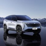 В Китае начались продажи обновленного Geely Atlas